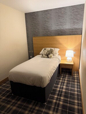 Standard Single Room, Patio | In-room safe, desk, laptop workspace, blackout curtains - The Oddd Fellows Arms (Carlton)