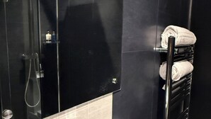 Standard Single Room, Patio | Bathroom | Shower, hair dryer, slippers, towels - The Oddd Fellows Arms (Carlton)
