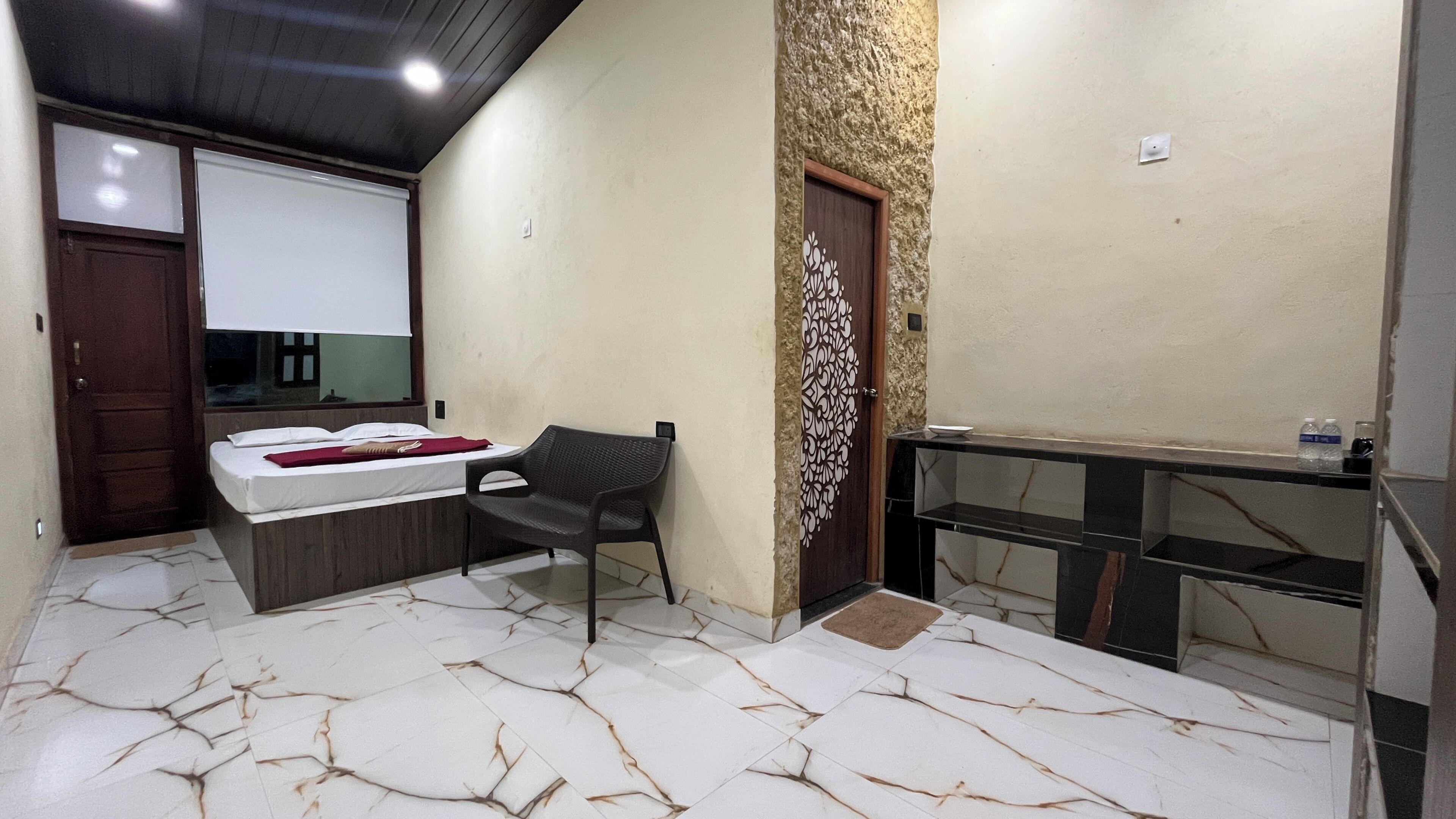 Habitación Deluxe doble, balcón, vistas al mar | Caja fuerte, sistema de insonorización, tabla de planchar con plancha
