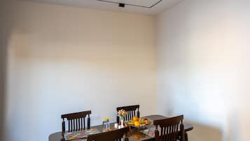 Suite | Dining