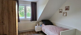 120-square-meter semi-detached house in Emden — 3 bedrooms, dogs allowed