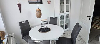 120-square-meter semi-detached house in Emden — 3 bedrooms, dogs allowed