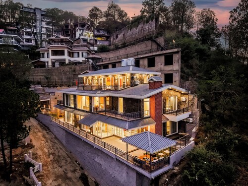 ELIVAAS Bask and Blessings Highland 7BHK