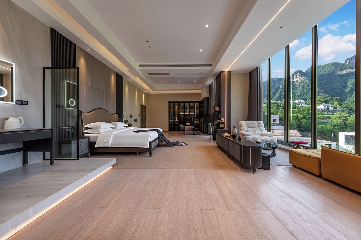 Luxury Suite, Hill View | Gebar bulu kapas, meja, ruang kerja komputer riba, Wi-fi percuma 