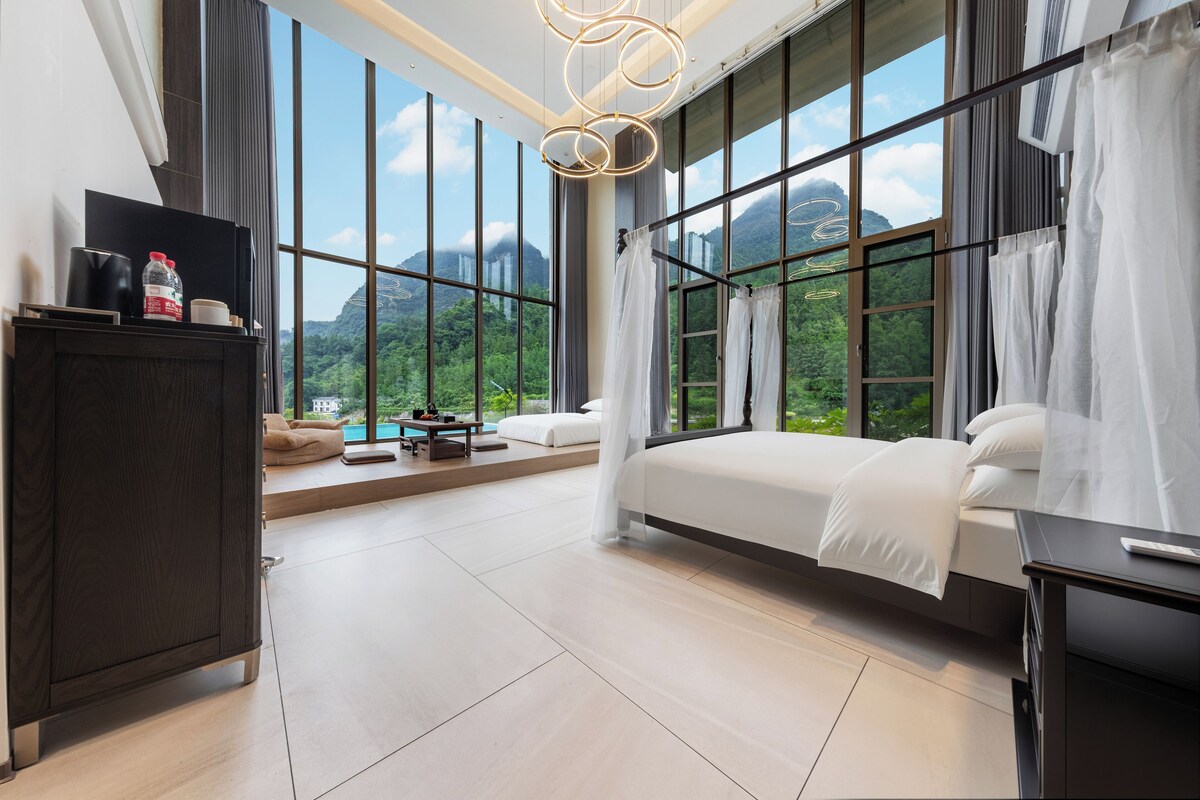 Family Room, Mountain View | Gebar bulu kapas, meja, ruang kerja komputer riba, Wi-fi percuma 