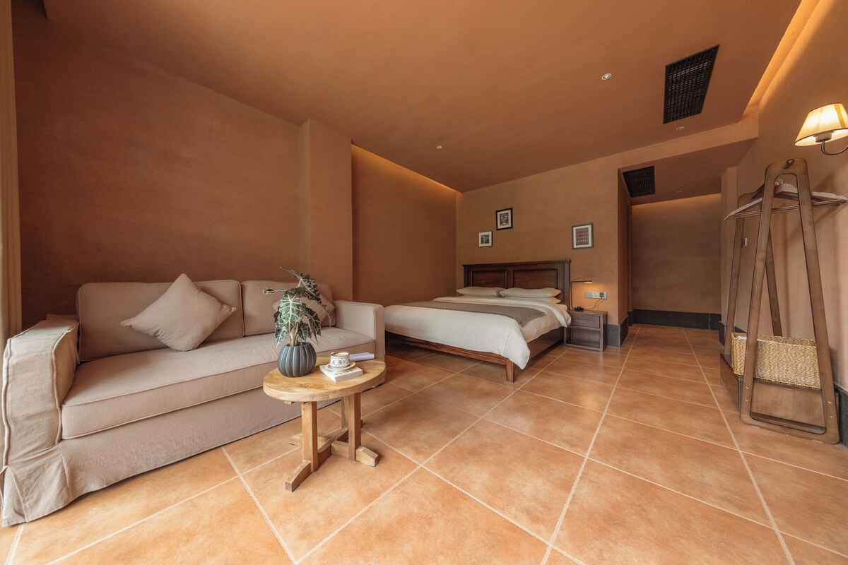 Design Double Room, Mountain View | Gebar bulu kapas, meja, ruang kerja komputer riba, Wi-fi percuma 