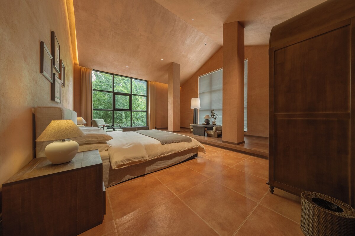 Premium Double Room, Courtyard View | Gebar bulu kapas, meja, ruang kerja komputer riba, Wi-fi percuma 