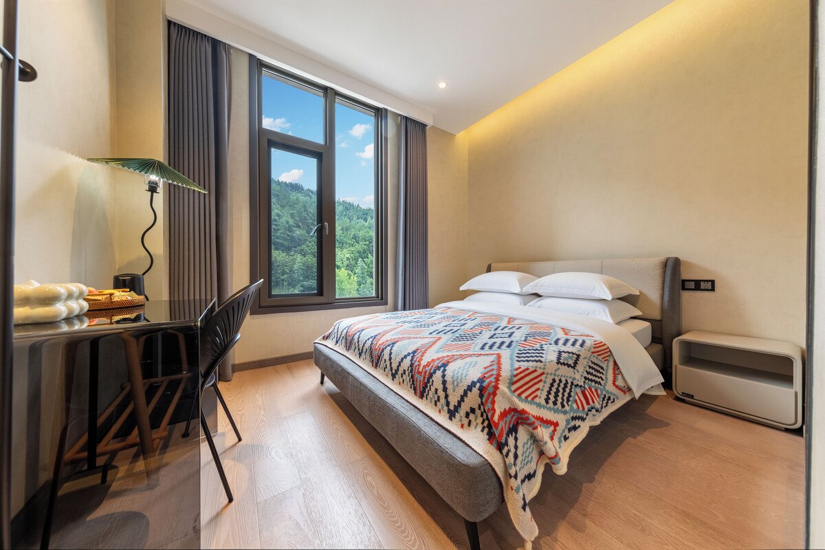 Traditional Double Room, Mountain View | Gebar bulu kapas, meja, ruang kerja komputer riba, Wi-fi percuma 