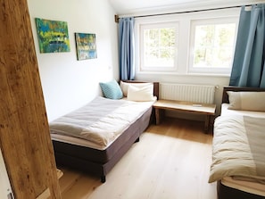 WiFi, bed sheets - Apartment Fohrenhöhe mit Bergblick, Balkon, WLAN – Erwachsene, 2 Schlafzimmer (Lauterbach)