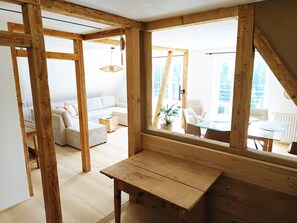 TV - Apartment Fohrenhöhe mit Bergblick, Balkon, WLAN – Erwachsene, 2 Schlafzimmer (Lauterbach)