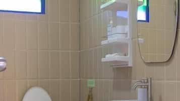 Apartamento, 2 habitaciones, vistas a la piscina | Baño