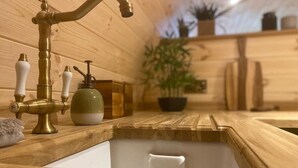 Bathroom - Cabin Sleeps 2 With Enclosed Garden (Boston)