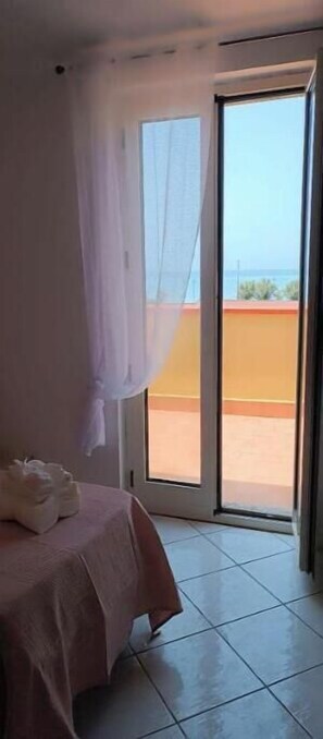 Iron/ironing board, WiFi, bed sheets - Vrbo Property (Magazzeno)