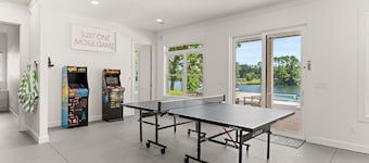Lake Sinclair Dream Home w/ Everything|Pool|HotTub