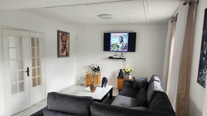 Living area - Château Gaillard Cottage - 5-Bedroom House (Gien)