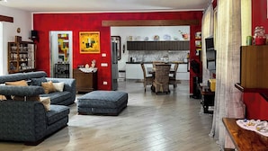 Studio | Living area
