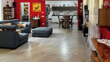 Studio | Living area
