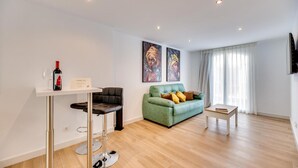 House, Accessible - Chic Urban Corner (Estepona)