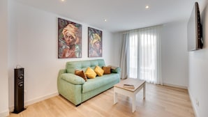 House, Accessible - Chic Urban Corner (Estepona)