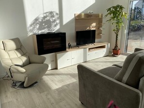 Living area - Comfortable 4-Person Vacation Rental at the Foot of Olhain Park - 4-Star (Fresnicourt-le-Dolmen)
