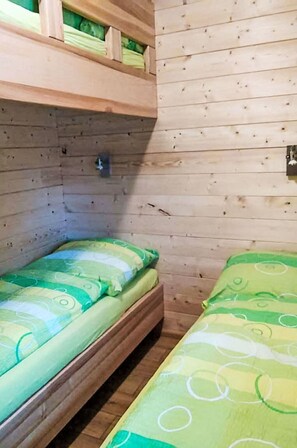 Room - Beautiful apartment in villa for 5 people with WIFI, TV and panoramic view (Rožnov Pod Radhoštěm)