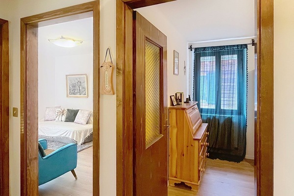 Wand, Interior Design, Möbel, Holz, Flooring, Fussboden, Decke, Zimmer, Tür, Wohnung