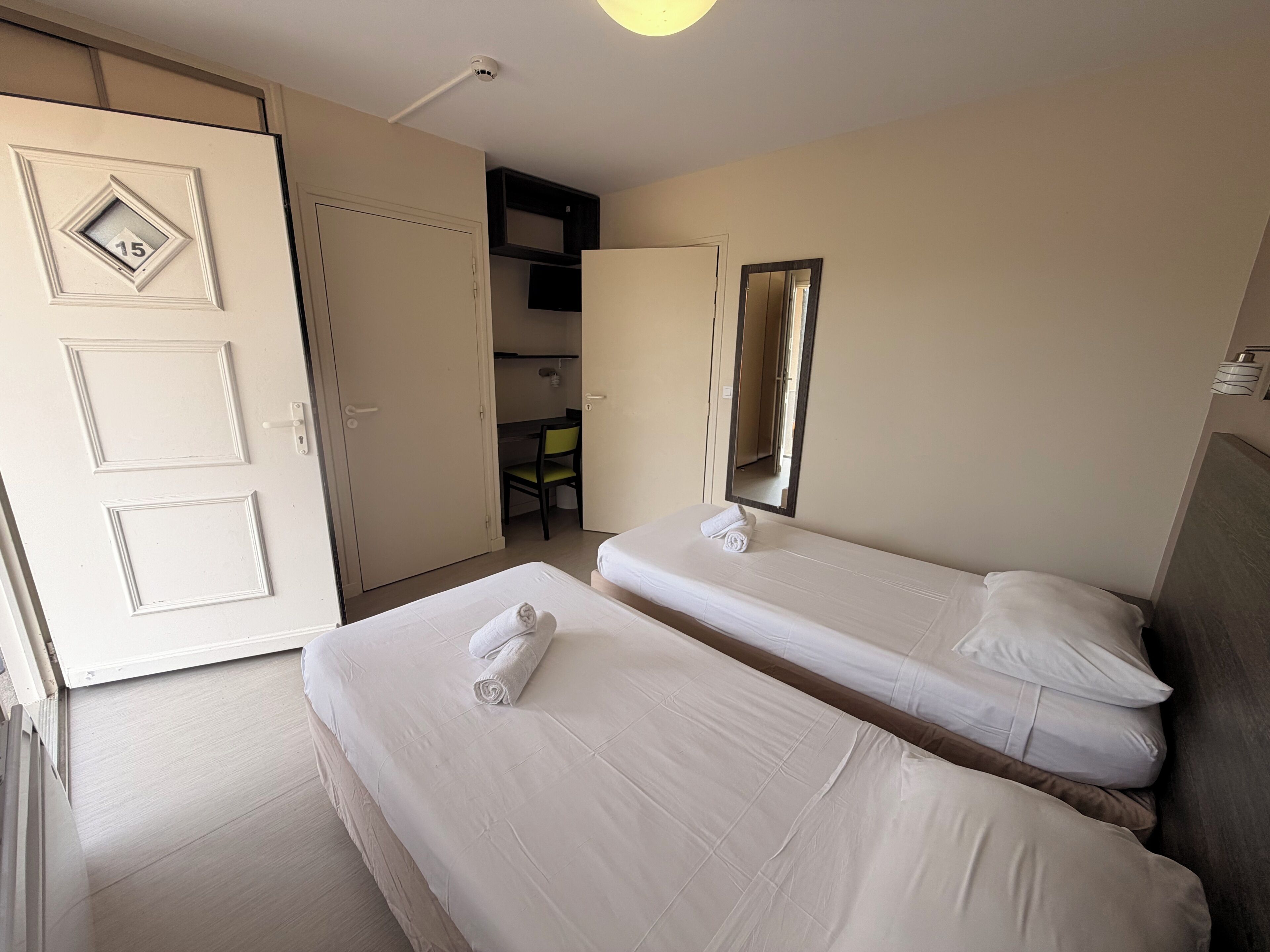 Chambre familiale double, vue sur la montagne | Accès au Wi-Fi (inclus)