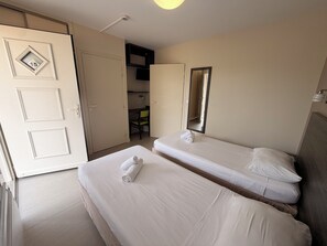 Family Double Room, Mountain View - Domaine Les 4 vents (Aubusson-d'Auvergne)