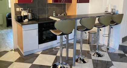 Quiet and spacious, near the Loing River and downtown