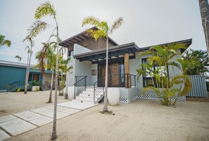 Exterior - Ocean View Four Bedroom Villa - Prana Maya Island Resort (Placencia)