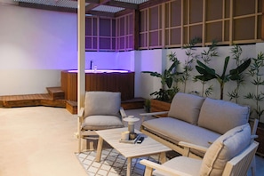 室內 SPA 浴池