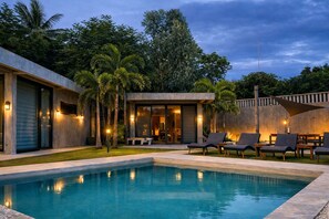 2 piscinas al aire libre