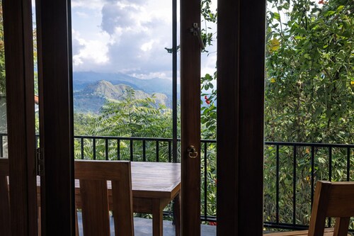Amado Homestay Ella