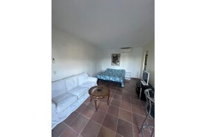 Room - Vrbo Property (Sainte-Maxime)