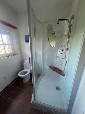Bathroom - Vrbo Property (Sainte-Maxime)