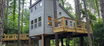 Truly Unique Treehouse - The Fox Den - Holiday Home