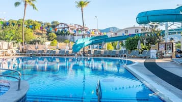 Piscina a l'aire lliure de temporada
