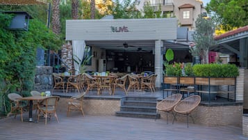 Servei de restauració a l'aire lliure