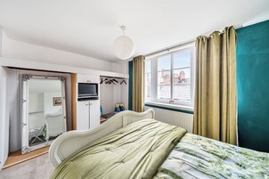 2 bedrooms, free WiFi, bed sheets