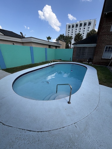 The Pool House at 5 Points
