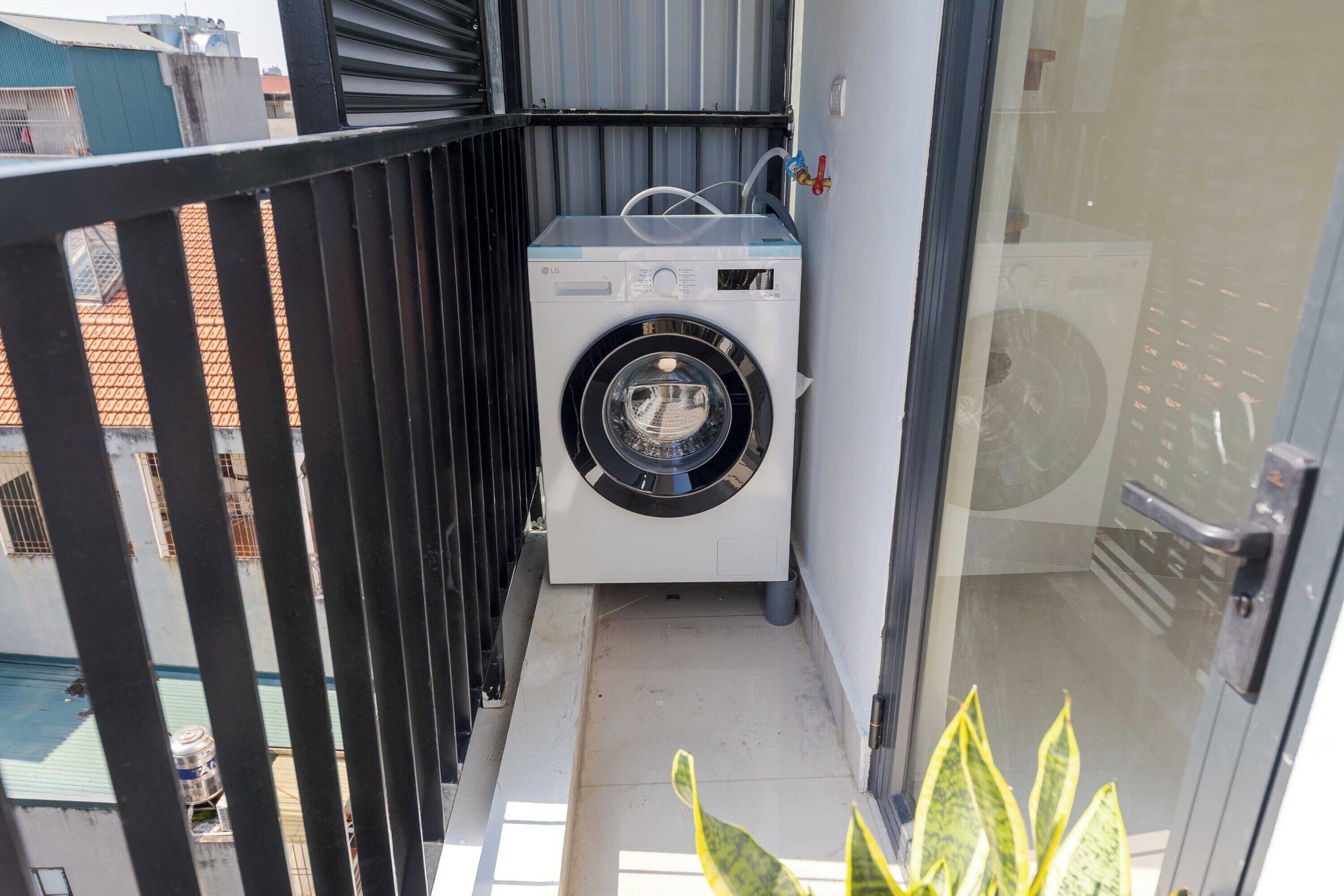 One Bedroom Deluxe Apartment | Balcony