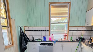 Private kitchen - Basic stay Central Charleville (Charleville)