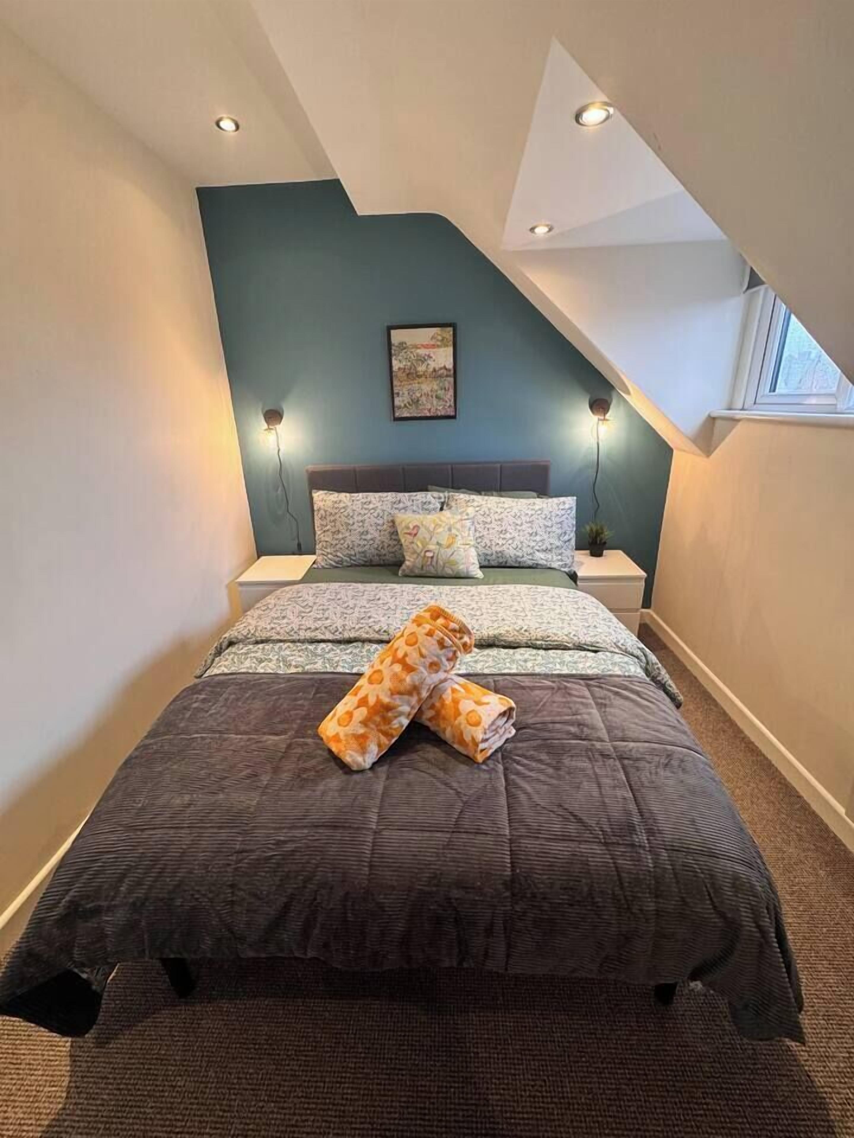 Desk, iron/ironing board, travel crib, WiFi