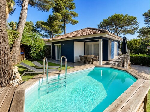 Air-conditioned villa with private pool and secure private grounds near Saint-Tropez
