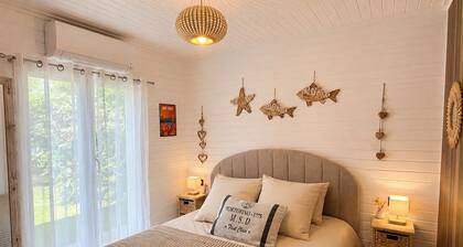 Air-conditioned villa with private pool and secure private grounds near Saint-Tropez