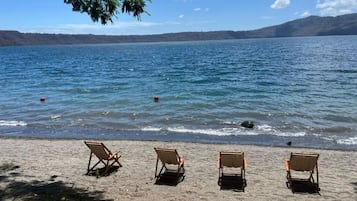 GUARDABARRANCO | Beach | On the beach, kayaking