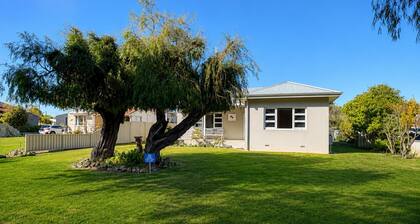 Driftwood Cottage – Coastal Comfort in Central Busselton