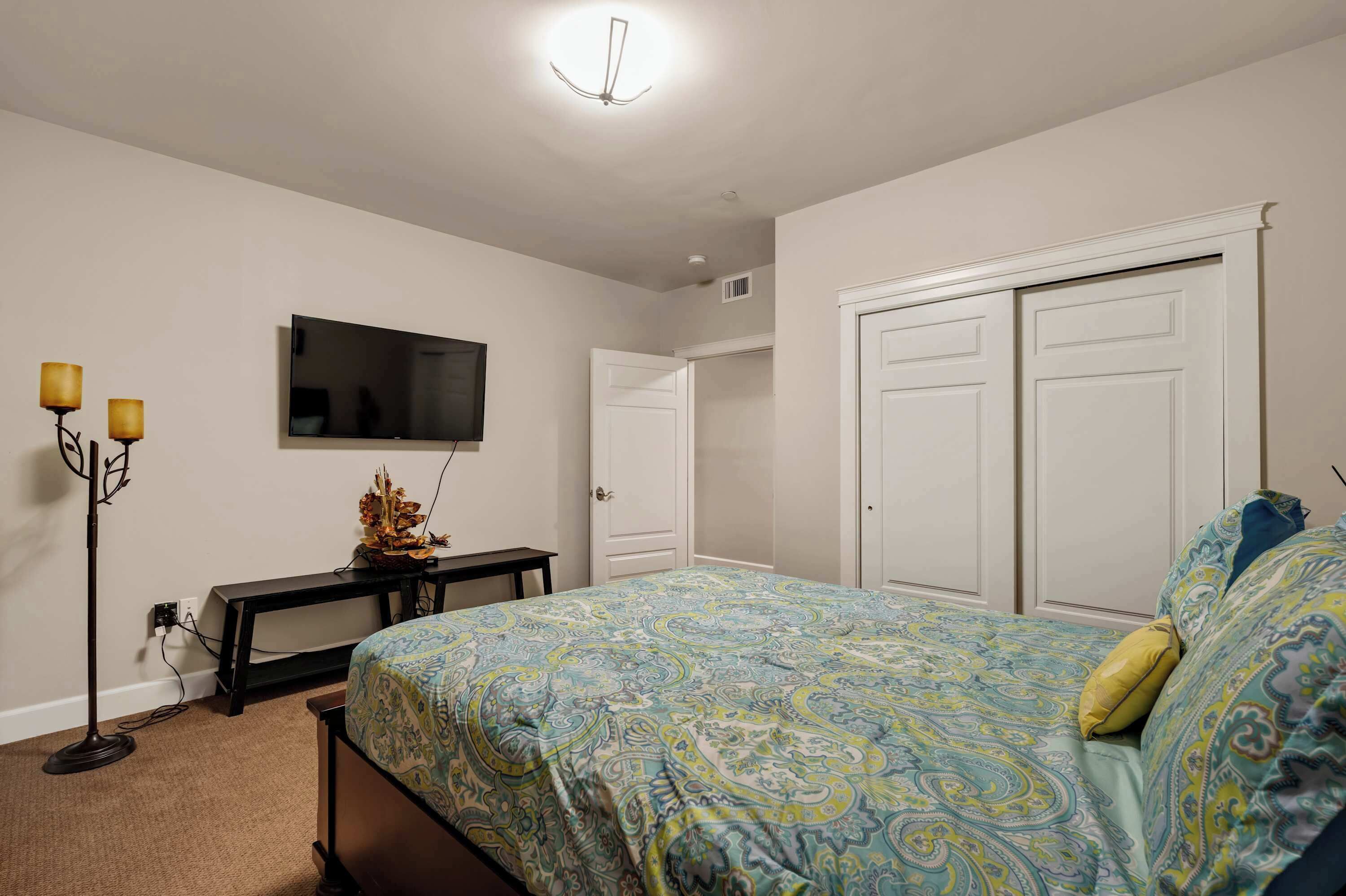 5 bedrooms, iron/ironing board, travel crib, WiFi