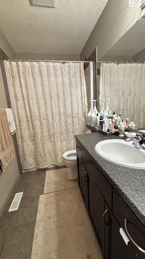 Bathroom - For family-friendly home with cozy bedrooms (Edmonton)