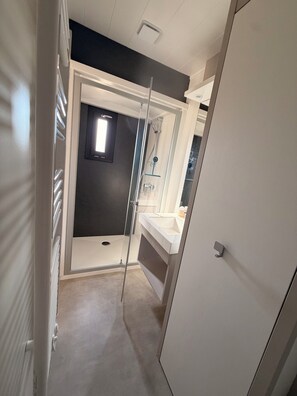 Bathroom - Vrbo Property (Aubusson-d'Auvergne)